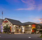 Howard Johnson by Wyndham Savannah GA hotel detail image 5
