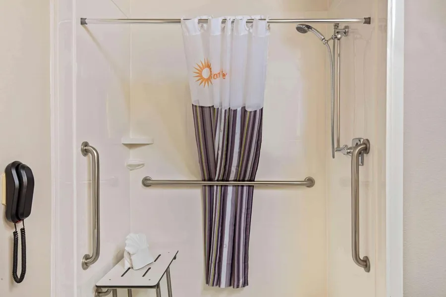 La Quinta Inn & Suites by Wyndham Las Vegas Nellis hotel detail image 6