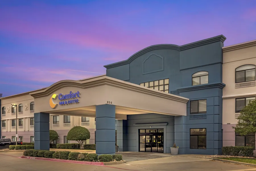 Comfort Inn & Suites Irving Las Colinas DFW hotel detail image 2