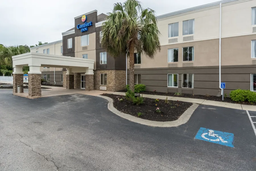 Comfort Inn N Myrtle Beach Barefoot Landing hotel detail image 2