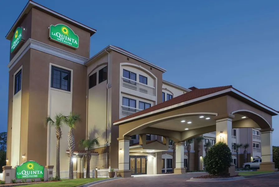 La Quinta Inn & Suites by Wyndham Fort Walton Beach hotel detail image 2