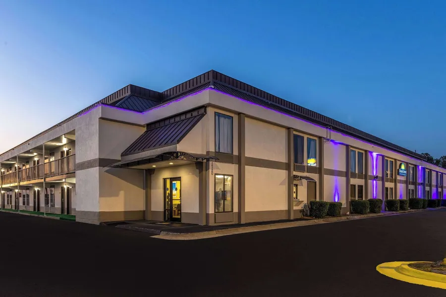 Days Inn & Suites by Wyndham Fort Bragg/Cross Creek Mall hotel detail image 2