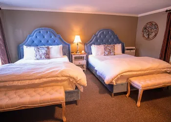 Country Willows Inn and Estate hotel thumbnail 7