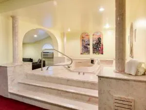 Econo Lodge Wichita Falls Downtown hotel thumbnail 2