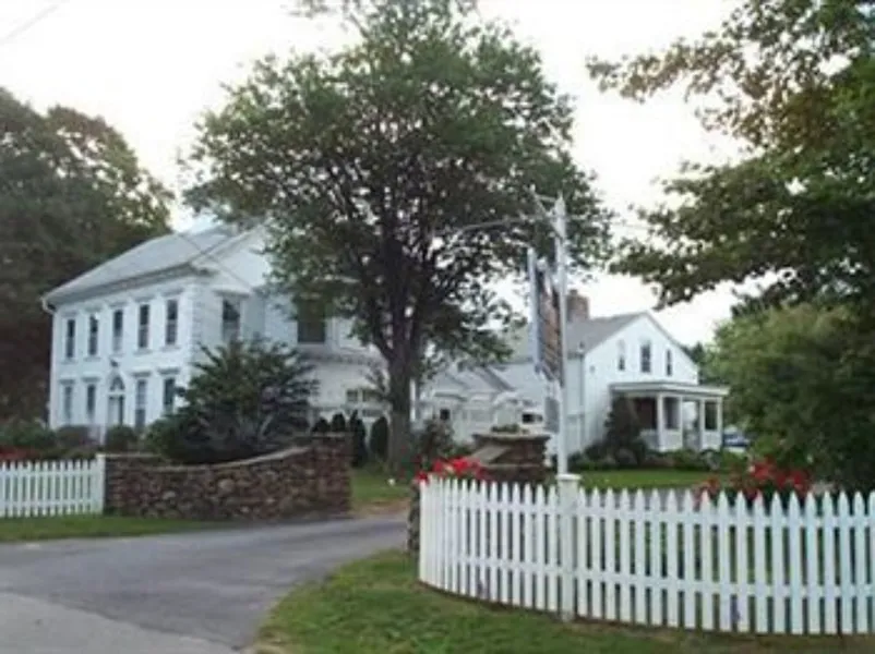The Captain Stannard hotel detail image 6