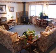 Daniels Lake Lodge B&B hotel detail image 3