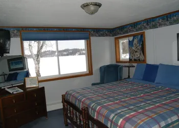 Daniels Lake Lodge B&B hotel thumbnail 5