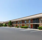 Baymont by Wyndham Knoxville I-75 hotel detail image 4