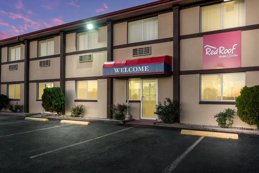Red Roof Inn & Suites Wapakoneta hotel detail image 2