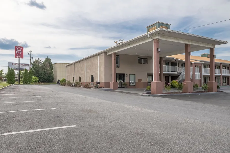 Red Roof Inn & Suites Rome hotel detail image 2