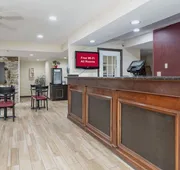 Red Roof Inn & Suites Rome hotel detail image 5