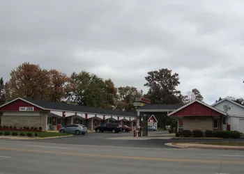 Pinconning Trail Inn Motel hotel thumbnail 3