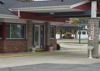 Pinconning Trail Inn Motel hotel thumbnail 8