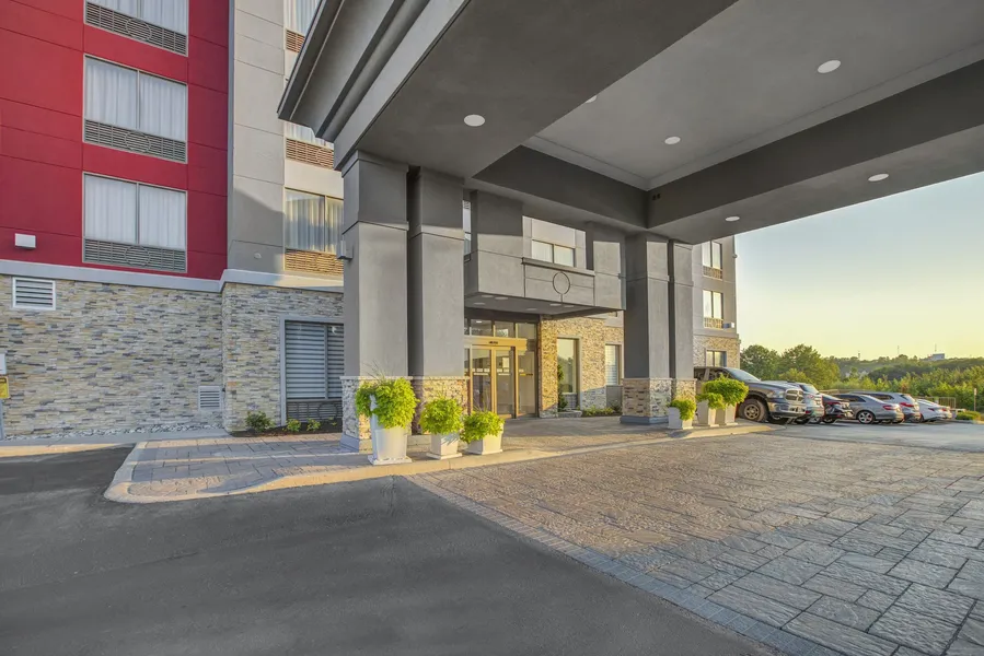 Holiday Inn Express & Suites Woodstock South by IHG hotel detail image 2