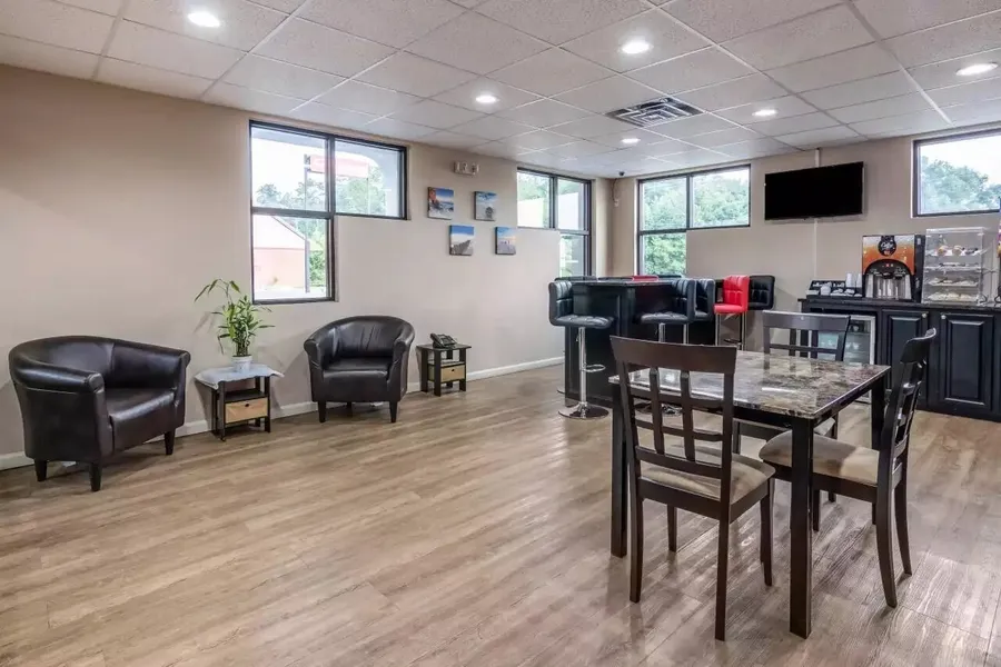 Americas Best Value Inn Opelika hotel detail image 6