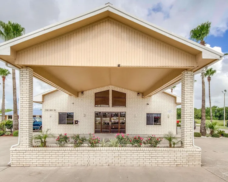 Econo Lodge Falfurrias Hwy 281 hotel detail image 2