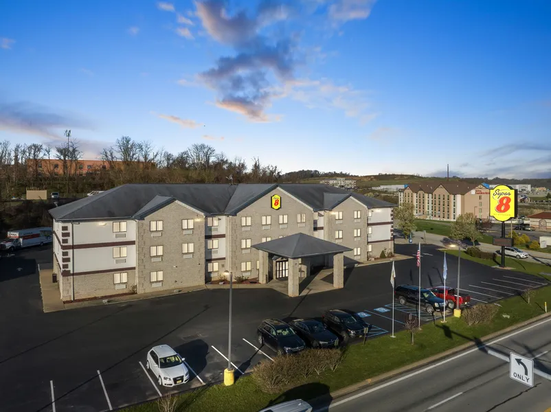 Super 8 by Wyndham Uniontown PA hotel detail image 6