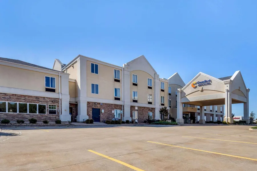 Comfort Inn & Suites Perry I-35 hotel detail image 2