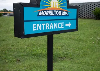 Morrilton Inn hotel thumbnail 3