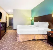 La Quinta Inn & Suites by Wyndham Longview North hotel detail image 5
