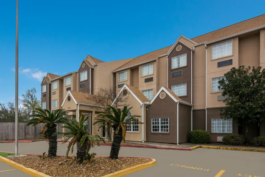 Americas Best Value Inn & Suites Lake Charles at I-210 Exit 5 hotel detail image 2