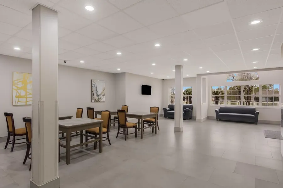 Americas Best Value Inn & Suites Lake Charles at I-210 Exit 5 hotel detail image 6