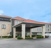 La Quinta Inn & Suites by Wyndham Fredericksburg hotel detail image 3