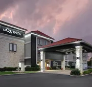 La Quinta Inn & Suites by Wyndham Fredericksburg hotel detail image 4