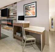 La Quinta Inn & Suites by Wyndham Fredericksburg hotel detail image 5