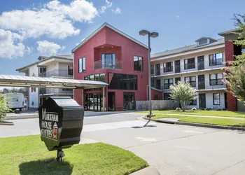 Markham House Suites Little Rock Medical Center hotel thumbnail 3