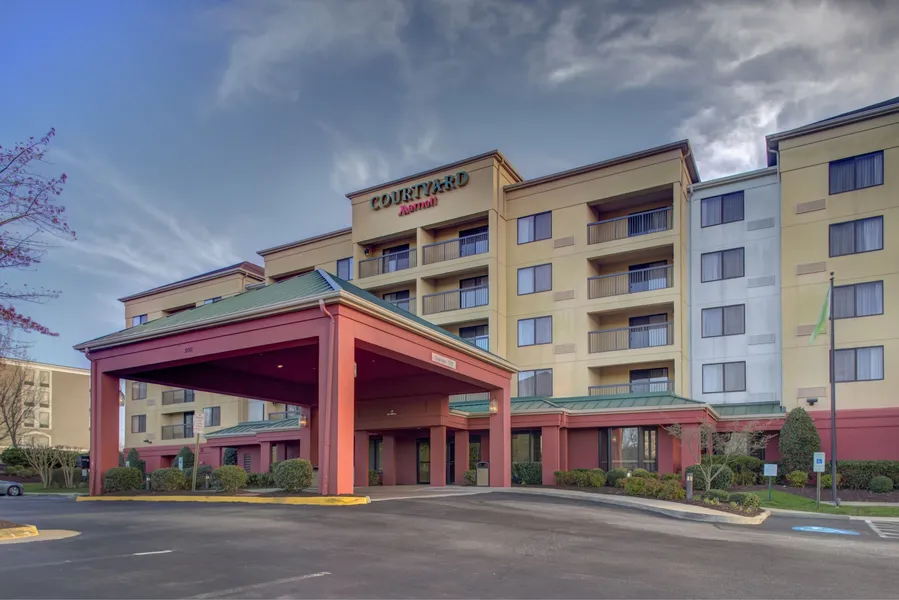 Courtyard by Marriott Richmond Chester hotel detail image 2