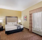 La Quinta Inn & Suites by Wyndham Vicksburg hotel detail image 7