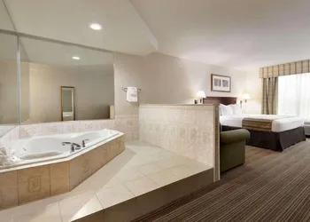Country Inn & Suites by Radisson Kingsland GA hotel thumbnail 3