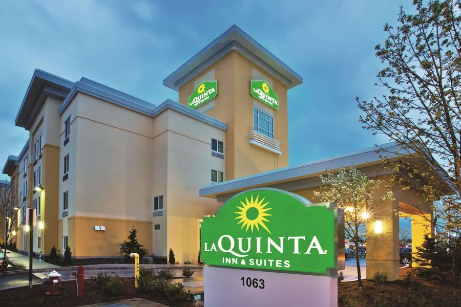 La Quinta Inn & Suites by Wyndham Bellingham hotel detail image 2