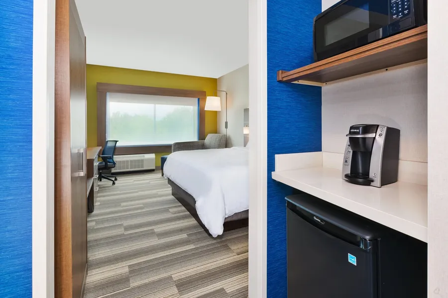 Holiday Inn Express & Suites Milan – Sandusky Area by IHG hotel detail image 6