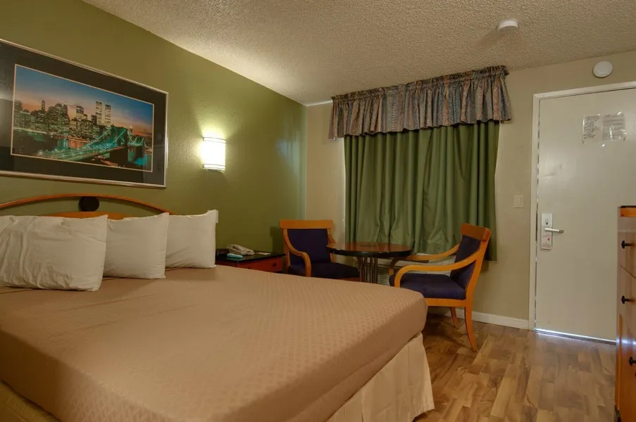 Vagabond Inn Bakersfield South hotel detail image 6