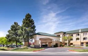 Baymont by Wyndham Roswell hotel thumbnail 6