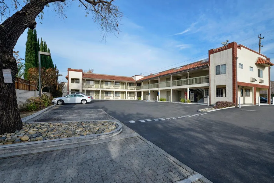 Americas Best Value Inn San Jose Convention Center hotel detail image 2