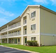 HomeTowne Studios by Red Roof Orlando - UCF Area hotel detail image 3