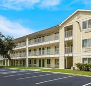 HomeTowne Studios by Red Roof Orlando - UCF Area hotel detail image 4