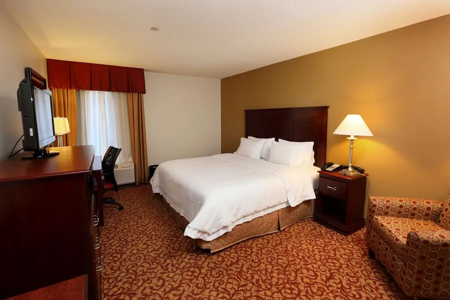 Hampton Inn & Suites Charlottesville-At the University hotel detail image 6
