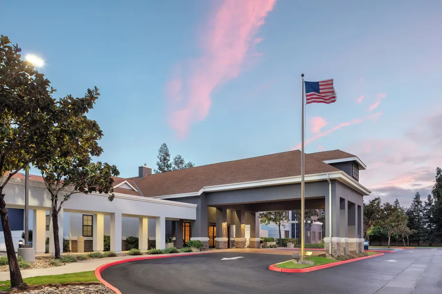 Homewood Suites by Hilton Fresno hotel detail image 2