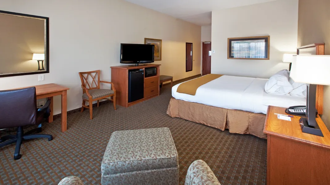 Holiday Inn Express and Suites Sioux Falls SW by IHG hotel detail image 6