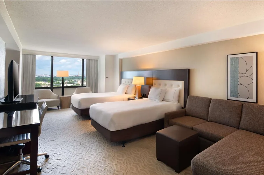 DoubleTree by Hilton Washington DC - Crystal City hotel detail image 2