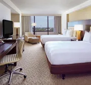 DoubleTree by Hilton Washington DC - Crystal City hotel detail image 3
