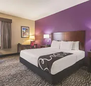 La Quinta Inn & Suites by Wyndham Fresno Northwest hotel detail image 7