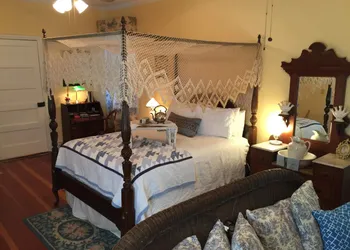 Magnolia Cottage Bed and Breakfast hotel thumbnail 8