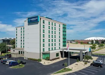 Clarion Suites At The Alliant Energy Center hotel thumbnail 3