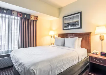 Clarion Suites At The Alliant Energy Center hotel thumbnail 6