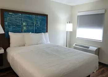 Red Lion Inn & Suites Nashville Airport (Closed) hotel thumbnail 8